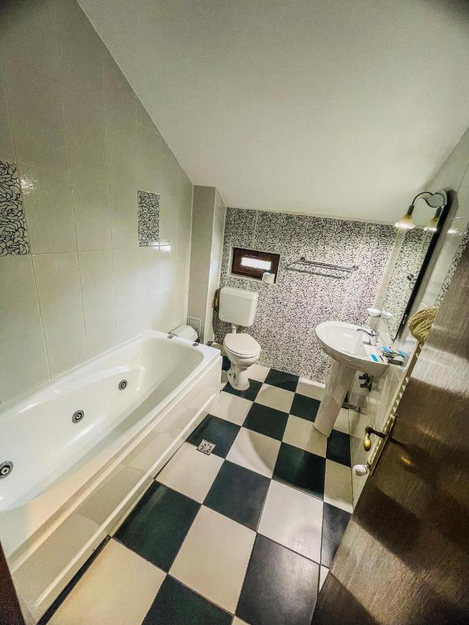 Vila Orange Hotell Năvodari Eksteriør bilde