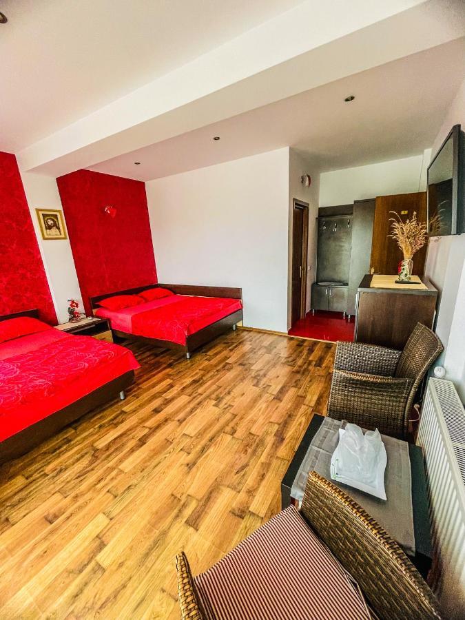 Vila Orange Hotell Năvodari Eksteriør bilde