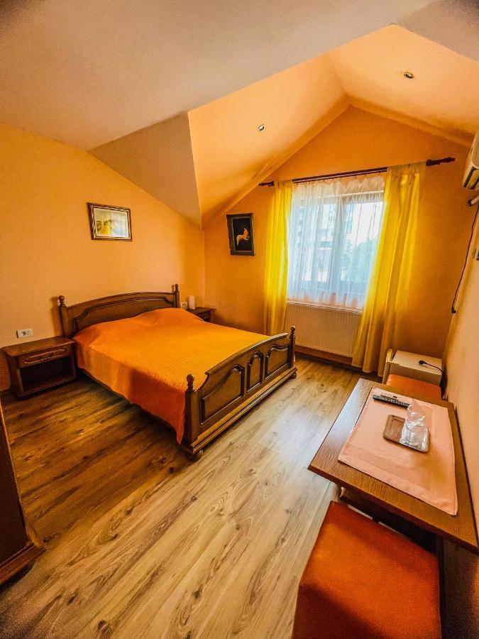 Vila Orange Hotell Năvodari Eksteriør bilde