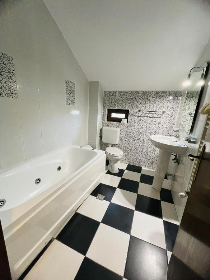 Vila Orange Hotell Năvodari Eksteriør bilde