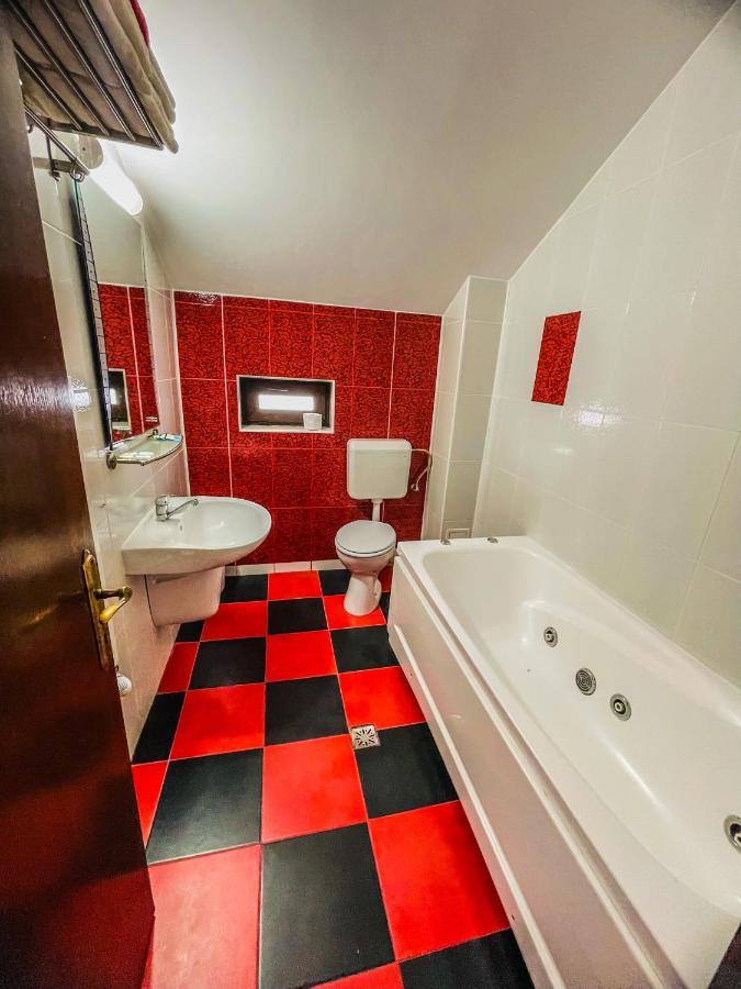 Vila Orange Hotell Năvodari Eksteriør bilde